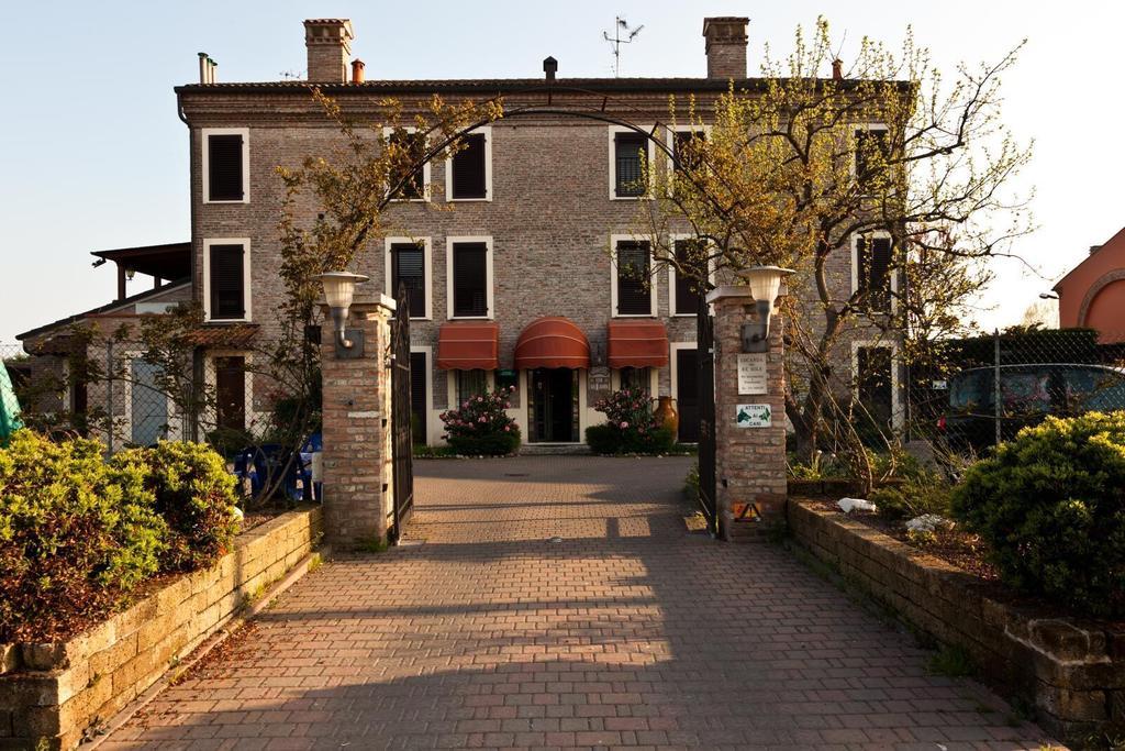 Locanda Del Re Sole Феррара Номер фото